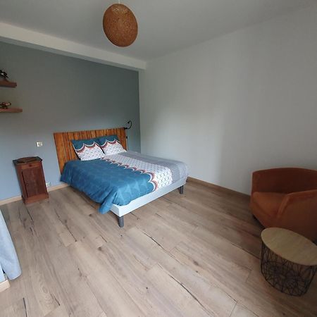 Maison Dans Ancien Corps De Ferme 4 A 6 Personnes Saint-Clement  Extérieur photo