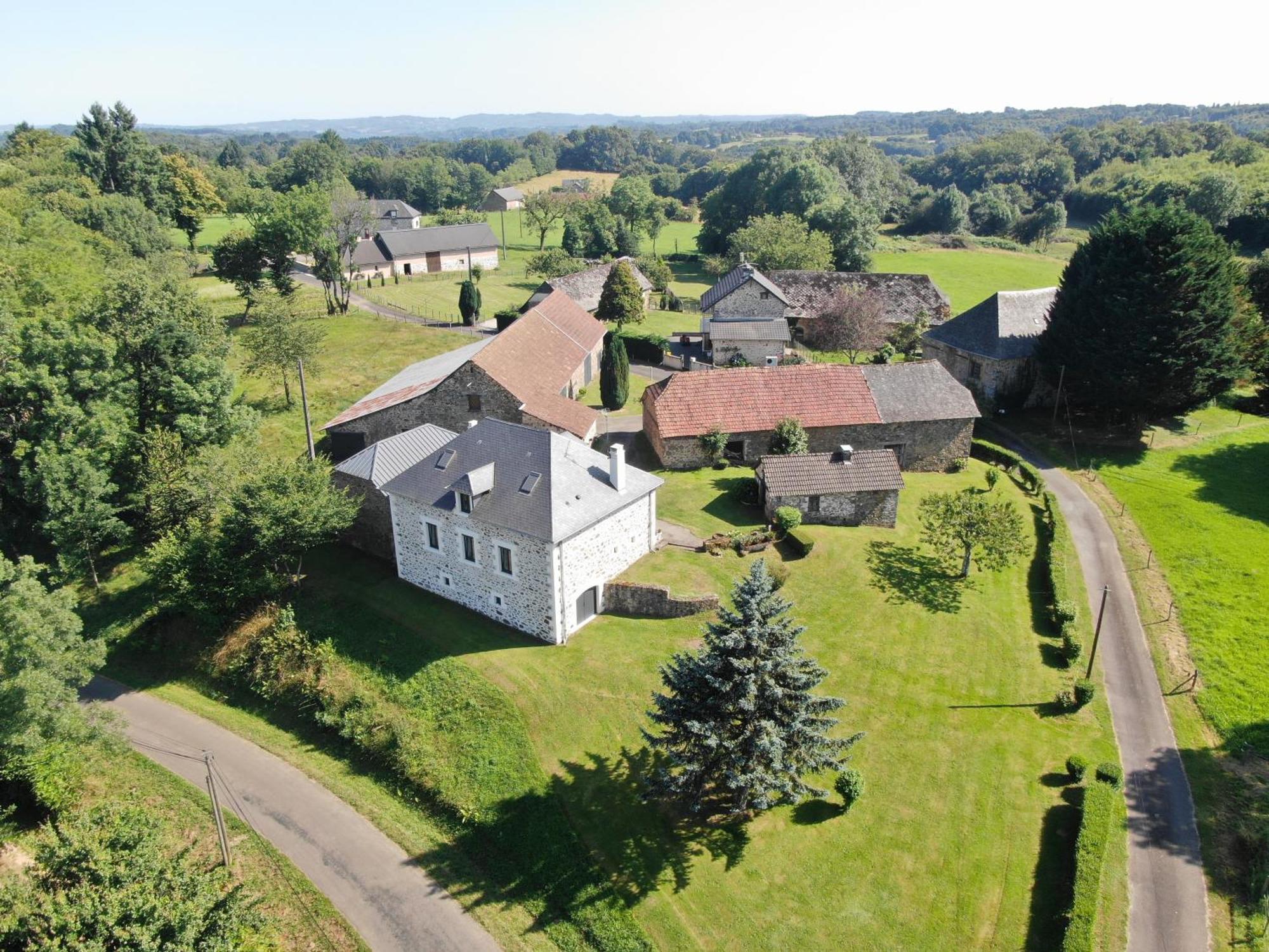 Maison Dans Ancien Corps De Ferme 4 A 6 Personnes Saint-Clement  Extérieur photo